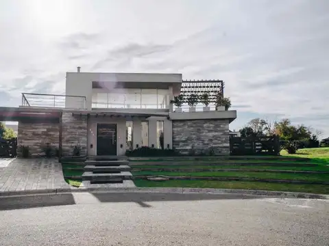 Casa en Alquiler Temporal en Haras Santa Maria, Countries y Barrios Cerrados en Escobar