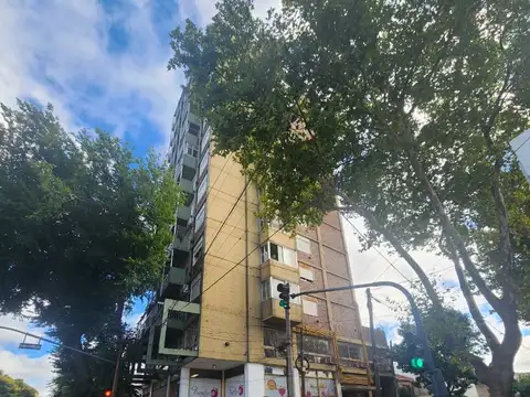 La Lucila: en Alquiler, Excelente Departamento de 4 Amb