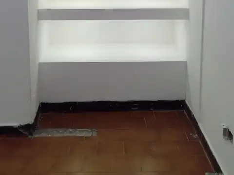 Local en alquiler en Congreso Combate de los Pozos 131