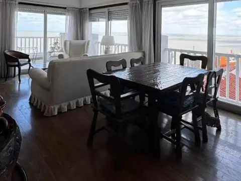 SEMIPISO 3 AMBIENTES FRENTE AL MAR • 24 MESES