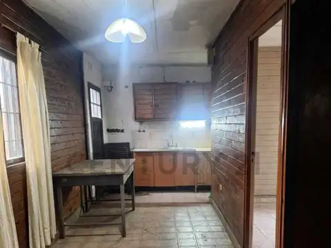 36 esq. 136, San Carlos. Casa en venta