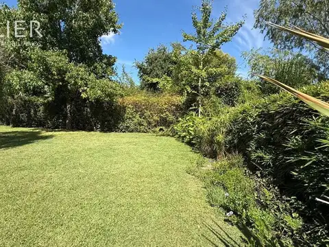 Casa Chalet  en Venta en La Cumbre de la Rosa, Pilar, G.B.A. Zona Norte