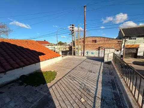 Casa 5 ambientes con 1 baño