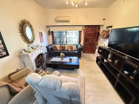 Casa 5 ambientes con 4 baños