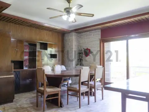 521 entre 11 y 12 1600, Piso 1