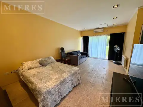 Casa en Venta con 5 cocheras