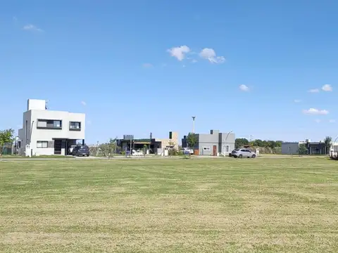 VENTA LOTE EN BARRIO CERRADO BRISANOVA PUEBLO ESTHER
