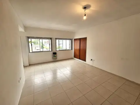 Alquiler 1 Ambiente Luminoso Contrafrente en Villa Ballester