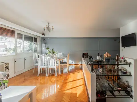 Departamento tipo duplex de 4 ambientes al contrafrente sobre avenida salvador m. del carril -...
