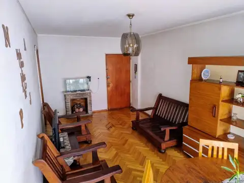 Presidente Luis Sáenz Peña e/ Avenida San Juan y Humberto 1°