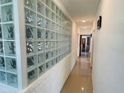 Casa 6 ambientes con 3 baños