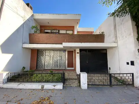 Excelente casa Categoria en Alquiler