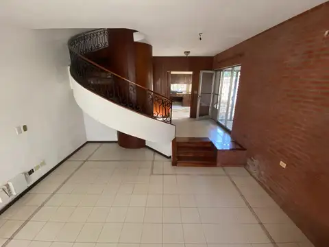 Casa en Alquiler de 4 dormitorios