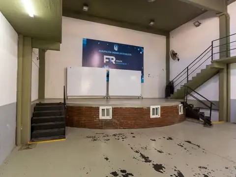 VENTA EDIFICIO EN HURLINGHAM - PERMUTA