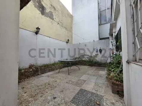 Benito Lynch 3000, Piso 0