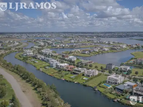 Terreno en Puertos del Lago - BARRIO AMARRAS