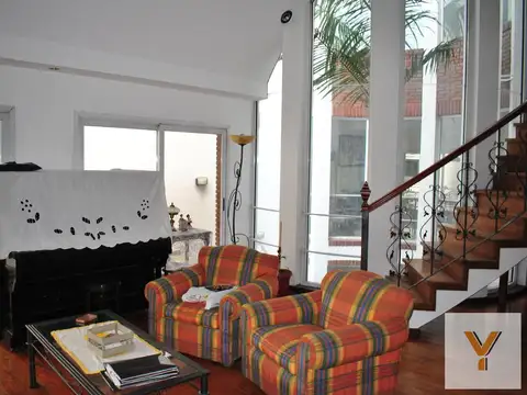 Casa 7 ambientes con 5 baños