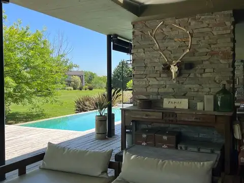 Casa 4 ambientes con 3 baños