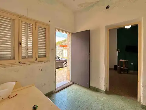 CASA EN VENTA 2 DORMITORIOS BARRIO INDUSTRIAL