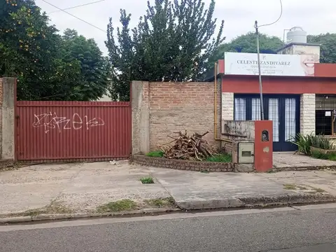 SE VENDE CASA + LOTE B° SAN DANIEL