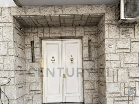 Departamento 2 Ambientes En Esquina Con Balcón Belgrano- Dueño Directo
