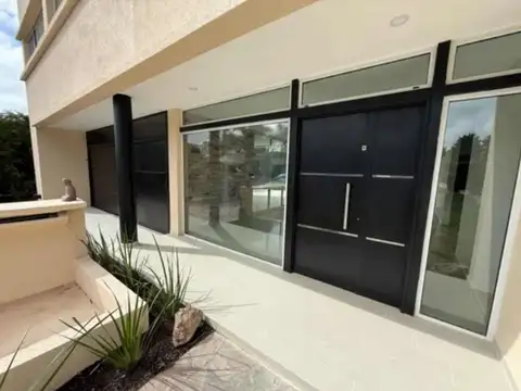 CASA VENTA 5 AMBIENTES VILLAGE DEL PARQUE