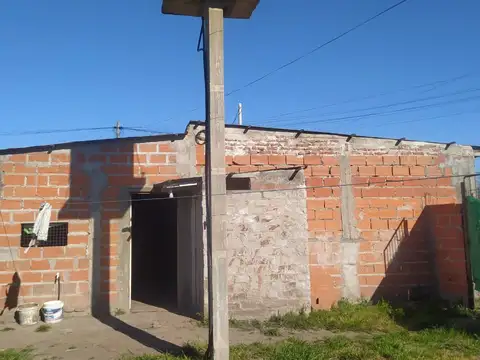 Casa 2 ambientes con 1 baño