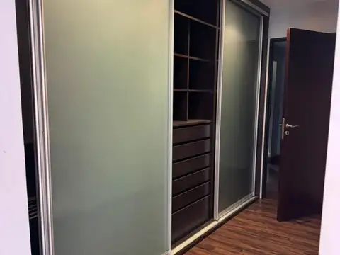 Casa 6 ambientes con 5 baños