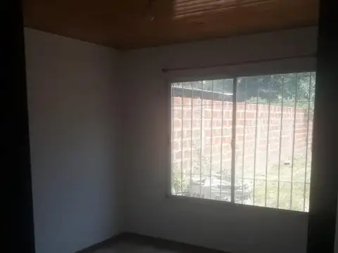 Casa 3 ambientes con 1 baño