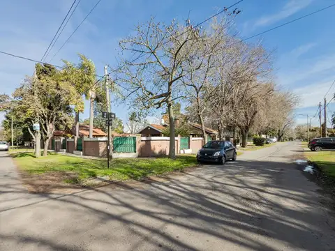 Casa en Venta con 6 cocheras
