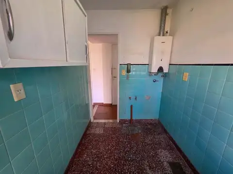 VENTA 2 AMB. CON BALCON Y BAJAS EXPENSAS!