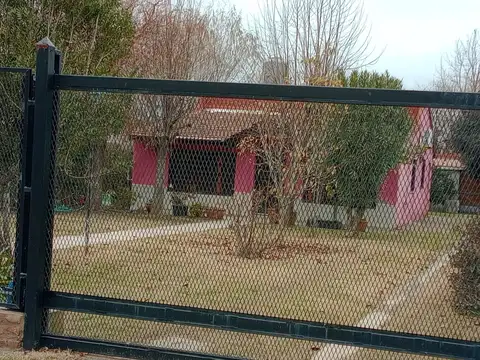 CASA 4 AMBIENTES VENTA GRAL. LAS HERAS, C/PARQUE