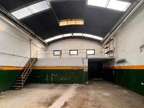 Excelente galpón en inmejorable zona de Hurlingham