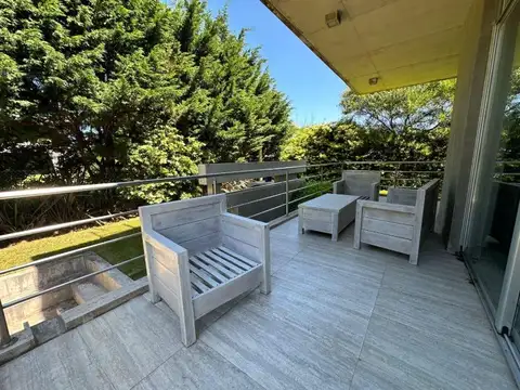 Exclusiva casa en venta a una cuadra del mar