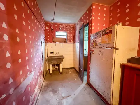 Casa 7 ambientes con 1 baño