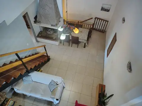 Depto Tipo Casa 6 ambientes con 2 baños