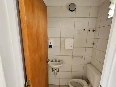Casa 5 ambientes con 1 baño