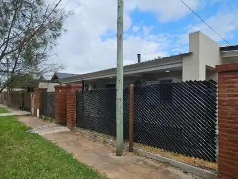 CASA + 2 LOCALES  FUNES