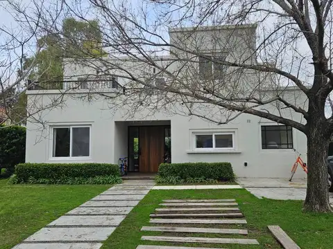 Casa en venta en Barrio cerrado La Comarca