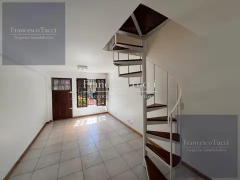 Depto Tipo Casa en Venta de 3 ambientes