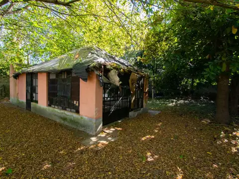 Casa a Refaccionar entre Caminos City Bell
