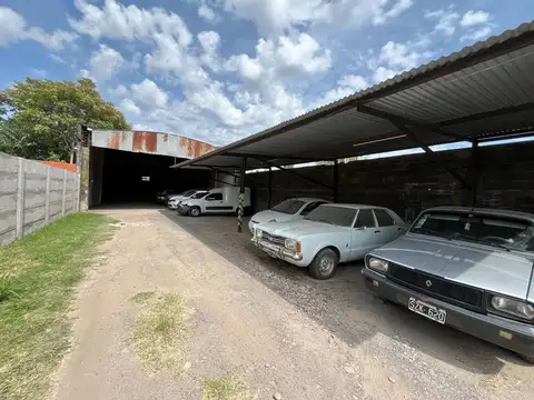 VENTA LOTE CON TECHO PARABÓLICO Y GALERÍA 