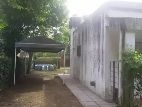 VENTA – CASA 3 AMBIENTES – LOTE DE 10 X 53 MTS.
