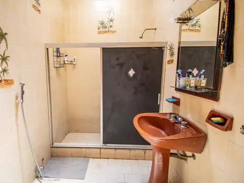 CASA EN VENTA 3 DORMITORIOS COCHERA ECHESORTU