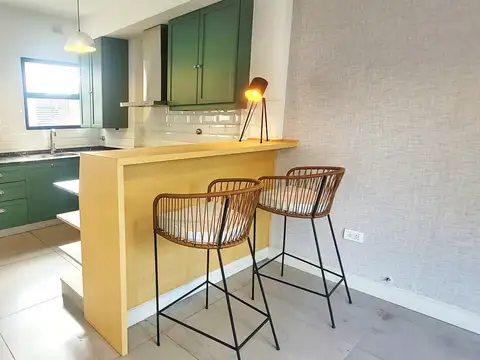 Venta Piso de 4 Ambientes Reciclado a Nuevo - Barrio Cafferata, Parque Chacabuco