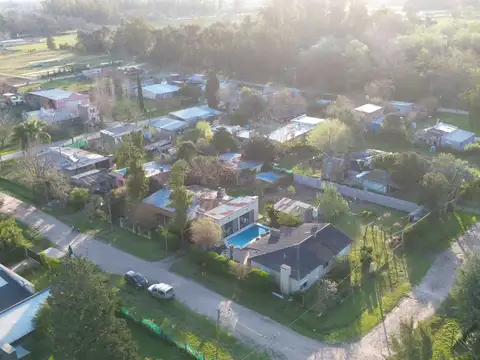 Casa en Venta con 3 cocheras