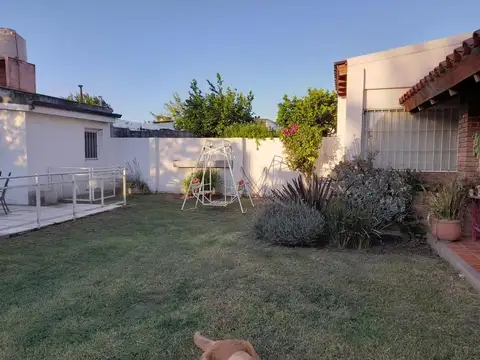 Casa en Venta con 4 cocheras