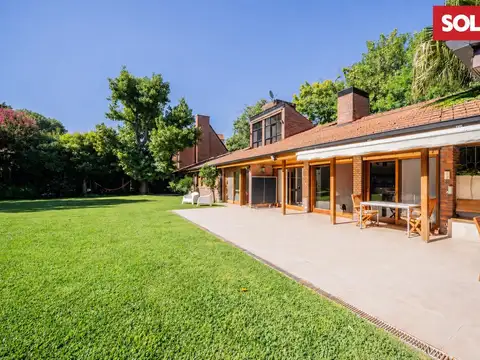 Casa 6 ambientes con 4 baños