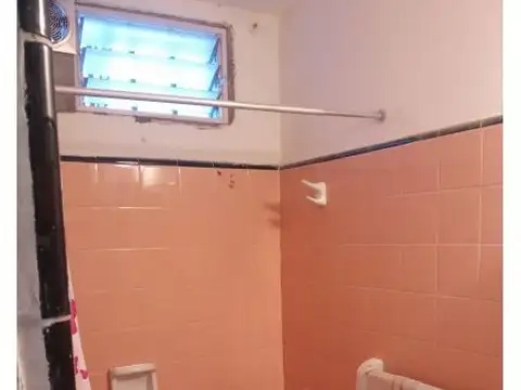 Casa interna unica 2 dormitorios .                  Avenida alberdi 857 interna unica