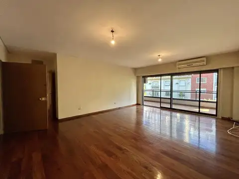 Coronel Diaz av. al 1800, entre Güemes y Santa Fe